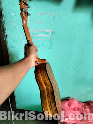 AXE 24' Ukelele